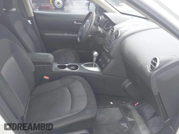 ✅ 2013 Nissan Rogue S • VIN: JN8AS5MT9DW526859 • Лот: 42962491. Опубликован ранее на IAAI с пробегом 194 758 миль. Бесплатный доступ к архиву аукционных продаж из США и подробный отчёт об истории автомобиля на DreamBid. Изображение 5.