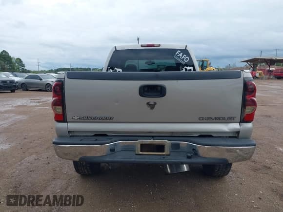 ✅ 2004 Chevrolet Silverado 2500HD LS • VIN: 1GCHC23244F228363 • Лот: 41906803. Опубликован ранее на IAAI с пробегом 270 983 миль. Бесплатный доступ к архиву аукционных продаж из США и подробный отчёт об истории автомобиля на DreamBid. Изображение 16.