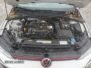 ✅ 2022 Volkswagen Golf GTI S • VIN: WVWH87CD7NW207475 • Lot: 59373415. Wystawiony na Copart z przebiegiem 39 119 mil. Bezpłatny archiwum sprzedaży aukcyjnych z USA i szczegółowy raport historii pojazdu na DreamBid. Zdjęcie 11.