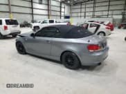 ✅ 2011 BMW 1 Series 128i • VIN: WBAUN1C52BVH82677 • Lot: 90048665. Wystawiony na Copart z przebiegiem 117 906 mil. Bezpłatny archiwum sprzedaży aukcyjnych z USA i szczegółowy raport historii pojazdu na DreamBid. Zdjęcie 2.