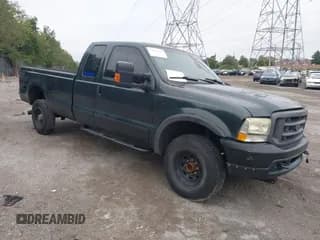 ✅ 2002 Ford F-250 XL • VIN: 1FTNX21F62EB45825 • Lot: 43057628. Wystawiony na IAAI z przebiegiem 284 053 mil. Bezpłatny archiwum sprzedaży aukcyjnych z USA i szczegółowy raport historii pojazdu na DreamBid. Zdjęcie 1.