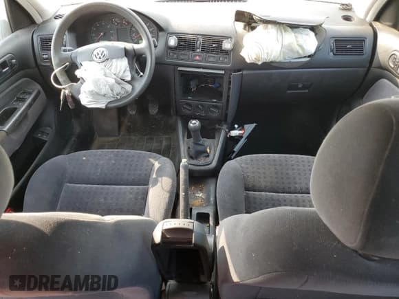 ✅ 2002 Volkswagen Golf GLS • VIN: 9BWGB61J824071998 • Лот: 70791444. Опубликован ранее на Copart с пробегом Не указан. Бесплатный доступ к архиву аукционных продаж из США и подробный отчёт об истории автомобиля на DreamBid. Изображение 8.