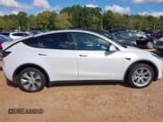 ✅ 2023 Tesla Model Y Long Range • VIN: 7SAYGDEE3PA156622 • Lot: 43355932. Wystawiony na IAAI z przebiegiem 27 775 mil. Bezpłatny archiwum sprzedaży aukcyjnych z USA i szczegółowy raport historii pojazdu na DreamBid. Zdjęcie 13.