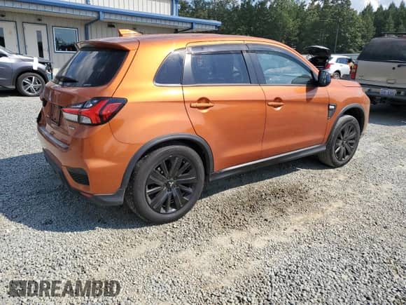 2024 Mitsubishi Outlander S z VIN JA4ARUAU2RU024447, wystawiony jako Copart lot #71514065 z przebiegiem 5 200 mil mil oraz Szkoda całkowita • Salvage title. Historia ofert i sprzedaży dostępna na DreamBid. Obrazek 3.