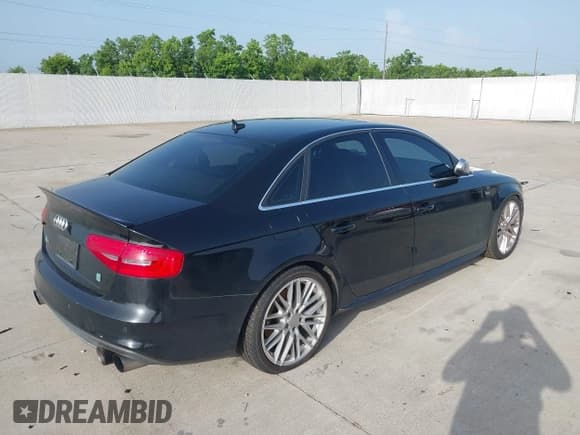 ✅ 2013 Audi S4 Premium Plus • VIN: WAUBGAFL1DA211832 • Lot: 42619186. Listed on IAAI with 120,826 mi. Free auction sales archive from the USA and detailed vehicle history report at DreamBid. Image 4.