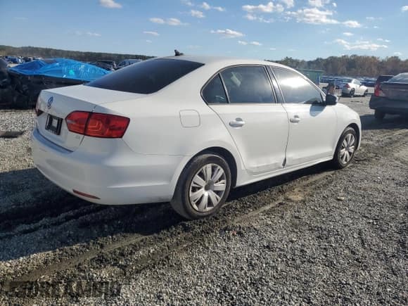 ✅ 2014 Volkswagen Jetta SE • VIN: 3VWD17AJ2EM276597 • Lot: 90652985. Wystawiony na Copart z przebiegiem 121 368 mil. Bezpłatny archiwum sprzedaży aukcyjnych z USA i szczegółowy raport historii pojazdu na DreamBid. Zdjęcie 3.
