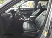 ✅ 2024 Ford Explorer Limited • VIN: 1FMSK8FH6RGA29081 • Lot: 71114505. Wystawiony na Copart z przebiegiem 70 948 mil. Bezpłatny archiwum sprzedaży aukcyjnych z USA i szczegółowy raport historii pojazdu na DreamBid. Zdjęcie 7.