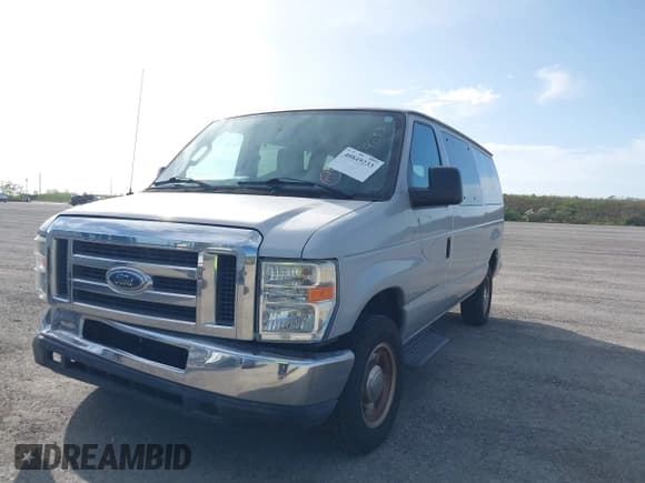 ✅ 2012 Ford Econoline Passenger XL • VIN: 1FBNE3BL5CDB33676 • Lot: 40849233. Wystawiony na IAAI z przebiegiem Nie podano. Bezpłatny archiwum sprzedaży aukcyjnych z USA i szczegółowy raport historii pojazdu na DreamBid. Zdjęcie 2.
