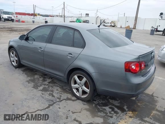 ✅ 2010 Volkswagen Jetta Limited Edition • VIN: 3VWRZ7AJ5AM155314 • Lot: 42755441. Listed on IAAI with 145,072 mi. Free auction sales archive from the USA and detailed vehicle history report at DreamBid. Image 3.