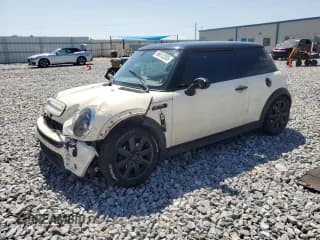 ✅ 2004 MINI Hardtop S • VIN: WMWRE33414TD89163 • Lot: 66613295. Listed on Copart with 91,388 mi. Free auction sales archive from the USA and detailed vehicle history report at DreamBid. Image 1.