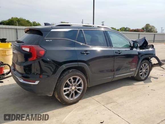 ✅ 2022 GMC Terrain SLT • VIN: 3GKALPEV1NL111051 • Lot: 71594975. Wystawiony na Copart z przebiegiem Nie podano. Bezpłatny archiwum sprzedaży aukcyjnych z USA i szczegółowy raport historii pojazdu na DreamBid. Zdjęcie 3.