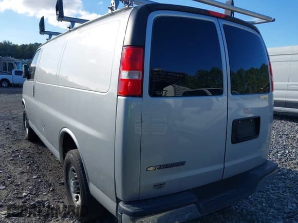 ✅ 2022 Chevrolet Express Cargo • VIN: 1GCWGAF77N1203159 • Lot: 43315419. Listed on IAAI with 90,022 mi. Free auction sales archive from the USA and detailed vehicle history report at DreamBid. Image 3.