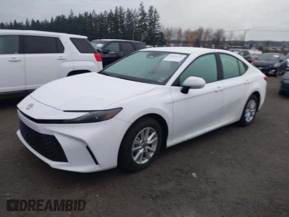 ✅ 2025 Toyota Camry SE • VIN: 4T1DAACK1SU154595 • Лот: 43839122. Опубликован ранее на IAAI с пробегом 15 480 миль. Бесплатный доступ к архиву аукционных продаж из США и подробный отчёт об истории автомобиля на DreamBid. Изображение 22.