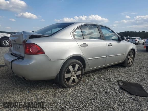 ✅ 2007 Kia Optima LX • VIN: KNAGE124175122110 • Lot: 71116625. Wystawiony na Copart z przebiegiem 164 671 mil. Bezpłatny archiwum sprzedaży aukcyjnych z USA i szczegółowy raport historii pojazdu na DreamBid. Zdjęcie 3.