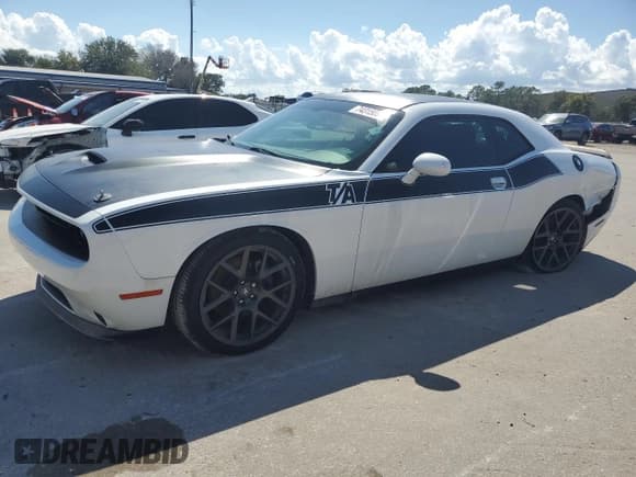✅ 2017 Dodge Challenger R/T • VIN: 2C3CDZBT0HH628956 • Lot: 74315084. Wystawiony na Copart z przebiegiem 82 532 mil. Bezpłatny archiwum sprzedaży aukcyjnych z USA i szczegółowy raport historii pojazdu na DreamBid. Zdjęcie 1.