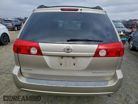 ✅ 2006 Toyota Sienna LE • VIN: 5TDZA23C86S518966 • Lot: 94360285. Listed on Copart with 130,131 mi. Free auction sales archive from the USA and detailed vehicle history report at DreamBid. Image 6.