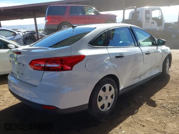 ✅ 2017 Ford Focus S • VIN: 1FADP3E25HL343976 • Лот: 43687621. Опубликован ранее на IAAI с пробегом 66 782 миль. Бесплатный доступ к архиву аукционных продаж из США и подробный отчёт об истории автомобиля на DreamBid. Изображение 4.