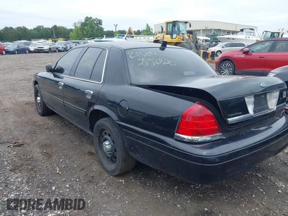 ✅ 2008 Ford Police Interceptor • VIN: 2FAHP71V68X178659 • Lot: 42571480. Listed on IAAI with Not provided. Free auction sales archive from the USA and detailed vehicle history report at DreamBid. Image 3.