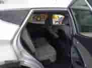 ✅ 2018 Hyundai Santa Fe 2.4L • VIN: 5XYZT3LB6JG571999 • Lot: 43406406. Wystawiony na IAAI z przebiegiem 104 647 mil. Bezpłatny archiwum sprzedaży aukcyjnych z USA i szczegółowy raport historii pojazdu na DreamBid. Zdjęcie 8.