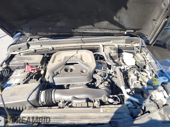 ✅ 2018 Jeep Wrangler Unlimited Sahara • VIN: 1C4HJXENXJW250860 • Lot: 43690907. Listed on IAAI with 79,756 mi. Free auction sales archive from the USA and detailed vehicle history report at DreamBid. Image 10.