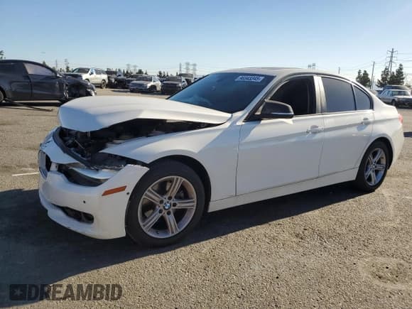 ✅ 2015 BMW 3 Series 328i • VIN: WBA3C1C56FK123829 • Lot: 90343345. Wystawiony na Copart z przebiegiem 122 715 mil. Bezpłatny archiwum sprzedaży aukcyjnych z USA i szczegółowy raport historii pojazdu na DreamBid. Zdjęcie 1.