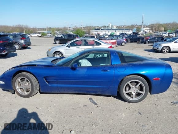 ✅ 2003 Chevrolet Corvette • VIN: 1G1YY22G235110288 • Lot: 42041987. Wystawiony na IAAI z przebiegiem 70 042 mil. Bezpłatny archiwum sprzedaży aukcyjnych z USA i szczegółowy raport historii pojazdu na DreamBid. Zdjęcie 15.