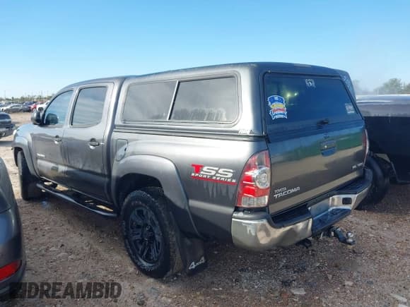 ✅ 2015 Toyota Tacoma • VIN: 5TFLU4EN8FX119895 • Lot: 43670596. Listed on IAAI with 185,866 mi. Free auction sales archive from the USA and detailed vehicle history report at DreamBid. Image 14.