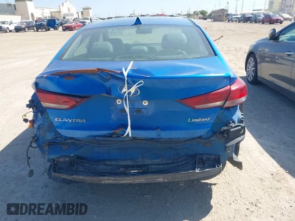 ✅ 2017 Hyundai Elantra Value Edition • VIN: 5NPD84LF5HH042051 • Lot: 43109961. Listed on IAAI with 184,574 mi. Free auction sales archive from the USA and detailed vehicle history report at DreamBid. Image 17.