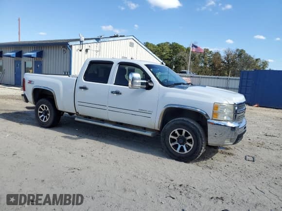 ✅ 2010 Chevrolet Silverado 2500HD LT • VIN: 1GC4KXBG6AF145959 • Лот: 92809225. Опубликован ранее на Copart с пробегом 235 747 миль. Бесплатный доступ к архиву аукционных продаж из США и подробный отчёт об истории автомобиля на DreamBid. Изображение 4.
