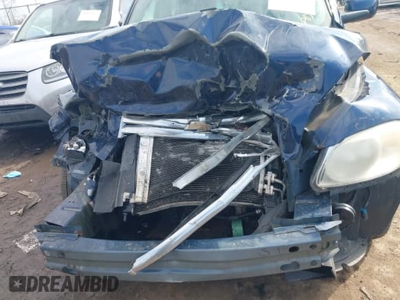 ✅ 2010 Chevrolet HHR 1LT • VIN: 3GNBABDB5AS570526 • Lot: 41678647. Listed on IAAI with 157,565 mi. Free auction sales archive from the USA and detailed vehicle history report at DreamBid. Image 6.