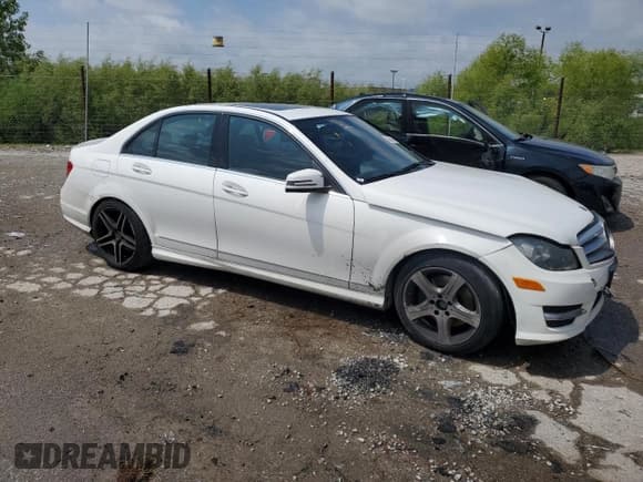 ✅ 2013 Mercedes-Benz C 300 Sport • VIN: WDDGF8AB4DR276863 • Lot: 56956455. Listed on Copart with Not provided. Free auction sales archive from the USA and detailed vehicle history report at DreamBid. Image 4.