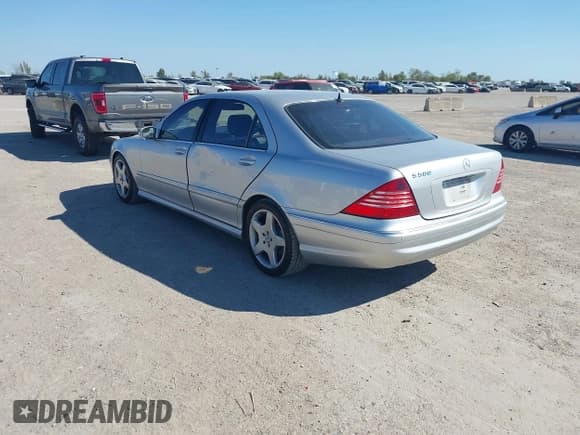 ✅ 2005 Mercedes-Benz S 500 • VIN: WDBNG75J45A453517 • Lot: 43633758. Listed on IAAI with Not provided. Free auction sales archive from the USA and detailed vehicle history report at DreamBid. Image 3.