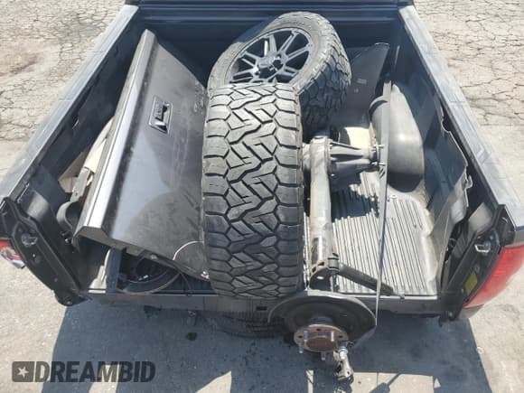 ✅ 2016 Toyota Tundra SR5 • VIN: 5TFEM5F11GX098481 • Лот: 58355615. Опубликован ранее на Copart с пробегом 134 077 миль. Бесплатный доступ к архиву аукционных продаж из США и подробный отчёт об истории автомобиля на DreamBid. Изображение 12.