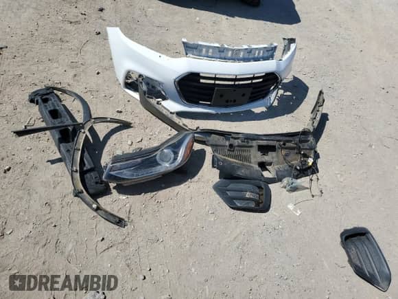 2019 Chevrolet Trax LT with VIN 3GNCJLSB6KL370098, listed as a Copart auction lot 80693355 with 96,707 mi miles and Salvage title. Bid and sale history available at DreamBid. Image 12.