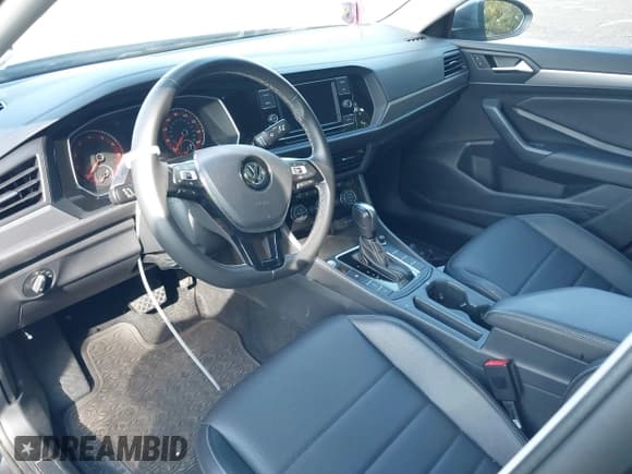 ✅ 2021 Volkswagen Jetta S • VIN: 3VWC57BU8MM092837 • Lot: 43338904. Wystawiony na IAAI z przebiegiem 30 983 mil. Bezpłatny archiwum sprzedaży aukcyjnych z USA i szczegółowy raport historii pojazdu na DreamBid. Zdjęcie 5.