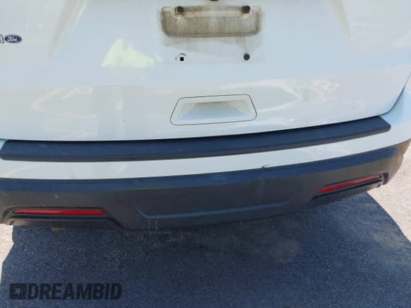 ✅ 2019 Ford Explorer • VIN: 1FM5K7B81KGA15155 • Lot: 42010776. Listed on IAAI with 91,299 mi. Free auction sales archive from the USA and detailed vehicle history report at DreamBid. Image 20.