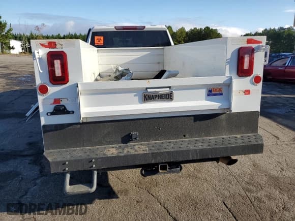 ✅ 2023 Chevrolet Silverado 2500HD • VIN: 1GB5WLE70PF173959 • Lot: 71738544. Wystawiony na Copart z przebiegiem 41 411 mil. Bezpłatny archiwum sprzedaży aukcyjnych z USA i szczegółowy raport historii pojazdu na DreamBid. Zdjęcie 6.