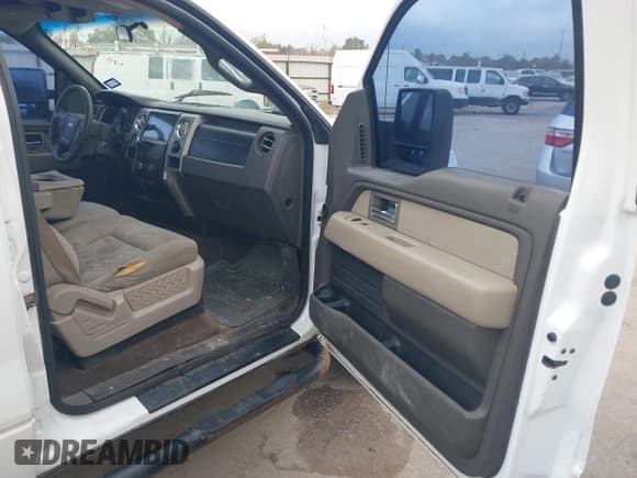 ✅ 2009 Ford F-150 XL • VIN: 1FTRW12879FA31755 • Лот: 43735445. Опубликован ранее на IAAI с пробегом 250 830 миль. Бесплатный доступ к архиву аукционных продаж из США и подробный отчёт об истории автомобиля на DreamBid. Изображение 5.