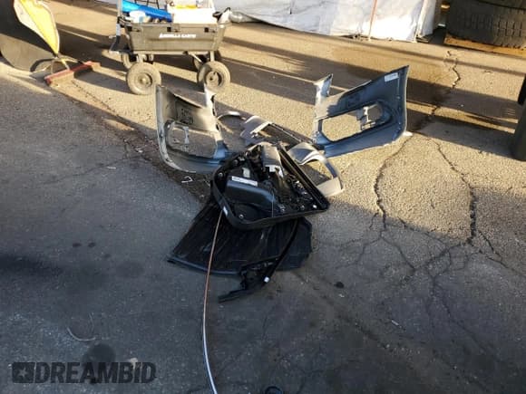 ✅ 2017 Audi SQ5 Prestige • VIN: WA1VCAFP4HA000851 • Lot: 48405605. Listed on Copart with 72,984 mi. Free auction sales archive from the USA and detailed vehicle history report at DreamBid. Image 14.