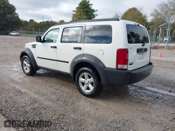 ✅ 2007 Dodge Nitro SXT • VIN: 1D8GT28K17W595652 • Lot: 43559473. Wystawiony na IAAI z przebiegiem 186 914 mil. Bezpłatny archiwum sprzedaży aukcyjnych z USA i szczegółowy raport historii pojazdu na DreamBid. Zdjęcie 3.