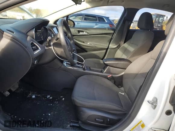 2017 Chevrolet Cruze LT z VIN 1G1BE5SM0H7276763, wystawiony jako Copart lot #82418775 z przebiegiem 99 335 mil mil oraz Szkoda całkowita • Salvage title. Historia ofert i sprzedaży dostępna na DreamBid. Obrazek 7.