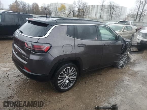 ✅ 2022 Jeep Compass (RED) Edition • VIN: 3C4NJDCB8NT188221 • Lot: 89811815. Wystawiony na Copart z przebiegiem 27 461 mil. Bezpłatny archiwum sprzedaży aukcyjnych z USA i szczegółowy raport historii pojazdu na DreamBid. Zdjęcie 3.