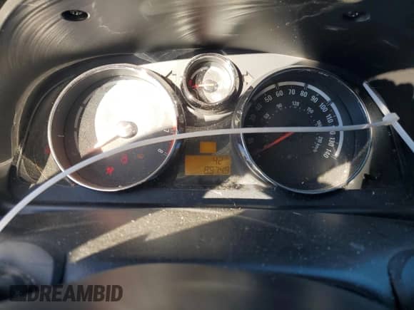 2008 Saturn VUE XR z VIN 3GSDL737X8S516501, wystawiony jako Copart lot #87925995 z przebiegiem 89 749 mil mil oraz Szkoda całkowita • Salvage title. Historia ofert i sprzedaży dostępna na DreamBid. Obrazek 9.