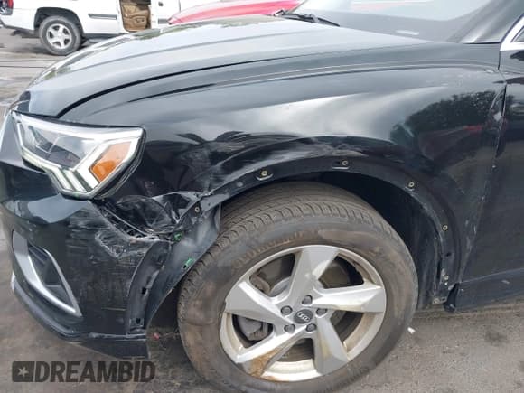 ✅ 2019 Audi Q3 Premium Plus • VIN: WA1BECF38K1064792 • Lot: 43262241. Wystawiony na IAAI z przebiegiem 56 677 mil. Bezpłatny archiwum sprzedaży aukcyjnych z USA i szczegółowy raport historii pojazdu na DreamBid. Zdjęcie 6.