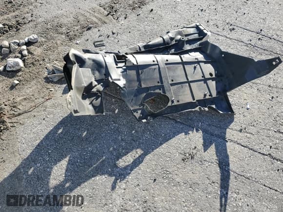 ✅ 2014 Lexus GS 350 • VIN: JTHBE1BL4E5034300 • Lot: 82668335. Wystawiony na Copart z przebiegiem 104 221 mil. Bezpłatny archiwum sprzedaży aukcyjnych z USA i szczegółowy raport historii pojazdu na DreamBid. Zdjęcie 12.