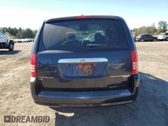 ✅ 2010 Chrysler Town & Country Touring Plus • VIN: 2A4RR8DX0AR368411 • Lot: 86823475. Wystawiony na Copart z przebiegiem 80 296 mil. Bezpłatny archiwum sprzedaży aukcyjnych z USA i szczegółowy raport historii pojazdu na DreamBid. Zdjęcie 6.
