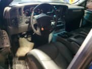 ✅ 2003 Chevrolet Silverado 2500HD LS • VIN: 1GCHC29U03E169549 • Лот: 61552235. Опубликован ранее на Copart с пробегом 364 288 миль. Бесплатный доступ к архиву аукционных продаж из США и подробный отчёт об истории автомобиля на DreamBid. Изображение 8.