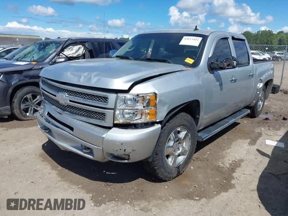 ✅ 2013 Chevrolet Silverado 1500 LTZ • VIN: 3GCPKTE70DG352111 • Lot: 43073411. Wystawiony na IAAI z przebiegiem 181 356 mil. Bezpłatny archiwum sprzedaży aukcyjnych z USA i szczegółowy raport historii pojazdu na DreamBid. Zdjęcie 18.