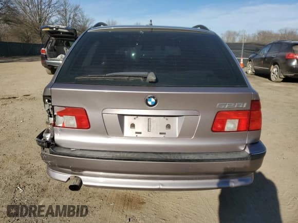 ✅ 1999 BMW 5 Series 528i • VIN: WBADP6334XBV60122 • Лот: 44493325. Опубликован ранее на Copart с пробегом 218 746 миль. Бесплатный доступ к архиву аукционных продаж из США и подробный отчёт об истории автомобиля на DreamBid. Изображение 6.