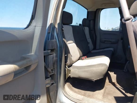 ✅ 2007 Chevrolet Silverado 1500 Work Truck • VIN: 1GCEC19X07Z652318 • Lot: 42432239. Listed on IAAI with 264,940 mi. Free auction sales archive from the USA and detailed vehicle history report at DreamBid. Image 8.